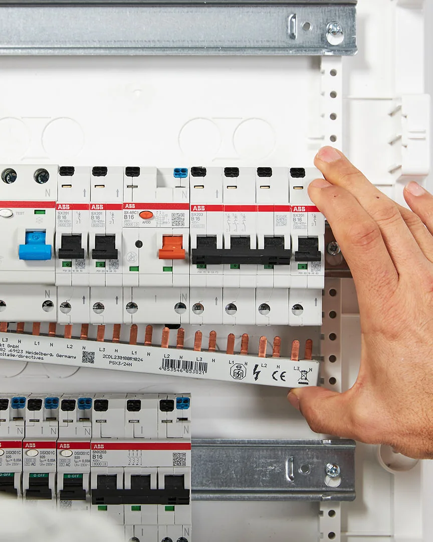 Breakers and residual current devices